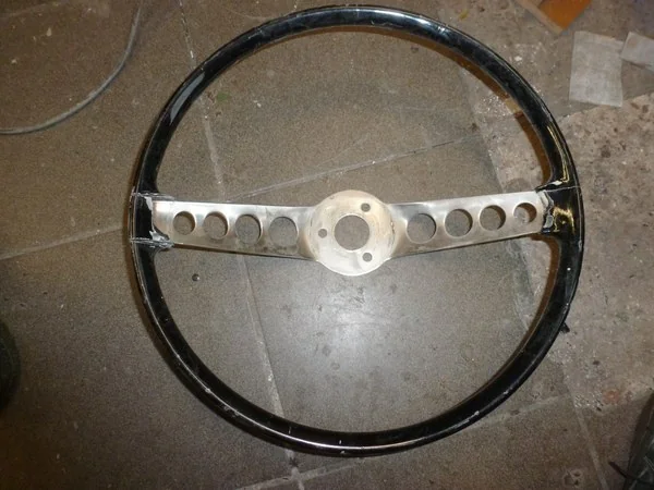 Volvo P1800 steering wheel before restoration condition