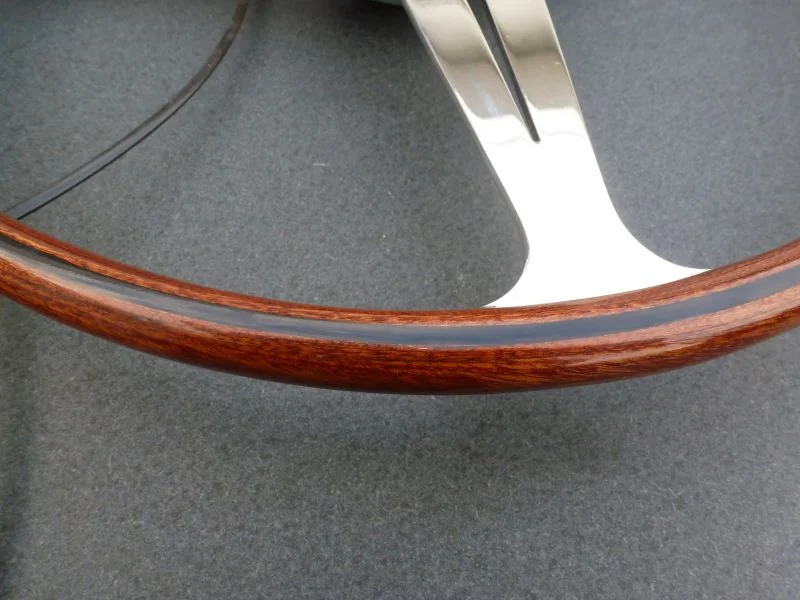 Layered circular bending for handcrafted wooden steering wheels